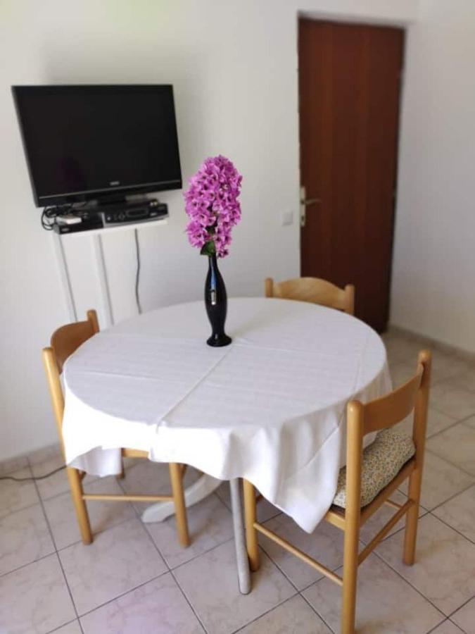Villa Kadinela, 200M From Kamenjak, Huge Quiet Garden With Barbecue, 2 New Kitchens Premantura Exterior photo