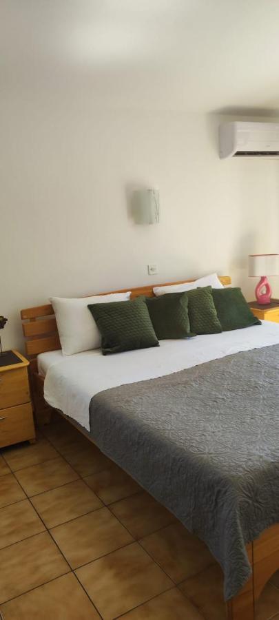 Villa Kadinela, 200M From Kamenjak, Huge Quiet Garden With Barbecue, 2 New Kitchens Premantura Exterior photo