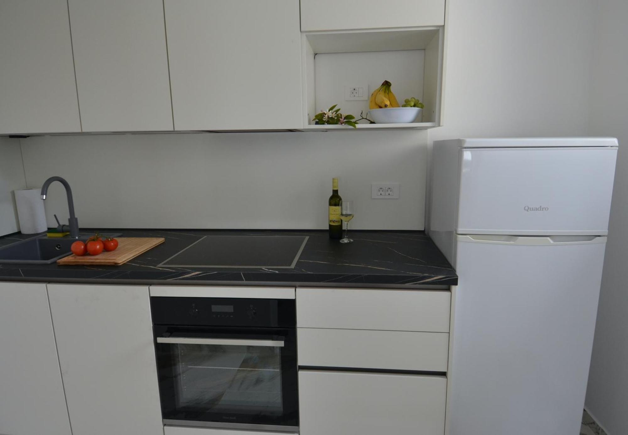 Villa Kadinela, 200M From Kamenjak, Huge Quiet Garden With Barbecue, 2 New Kitchens Premantura Exterior photo